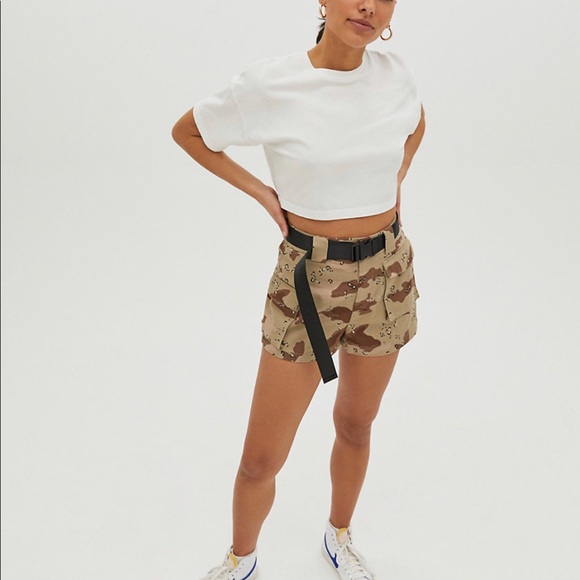 TNA cropped Tee - Picture 2 of 4